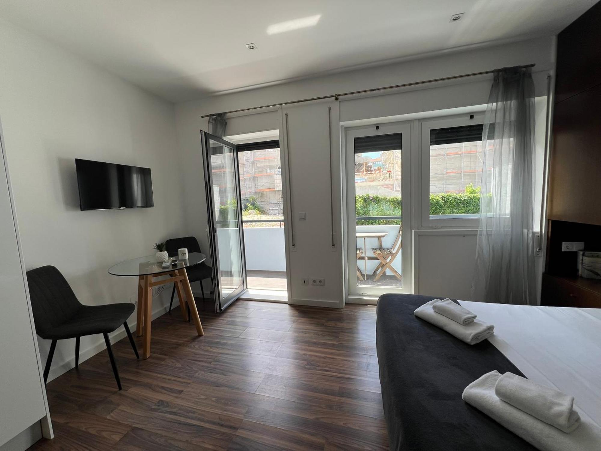 Almada Studios & Suites Porto Bagian luar foto
