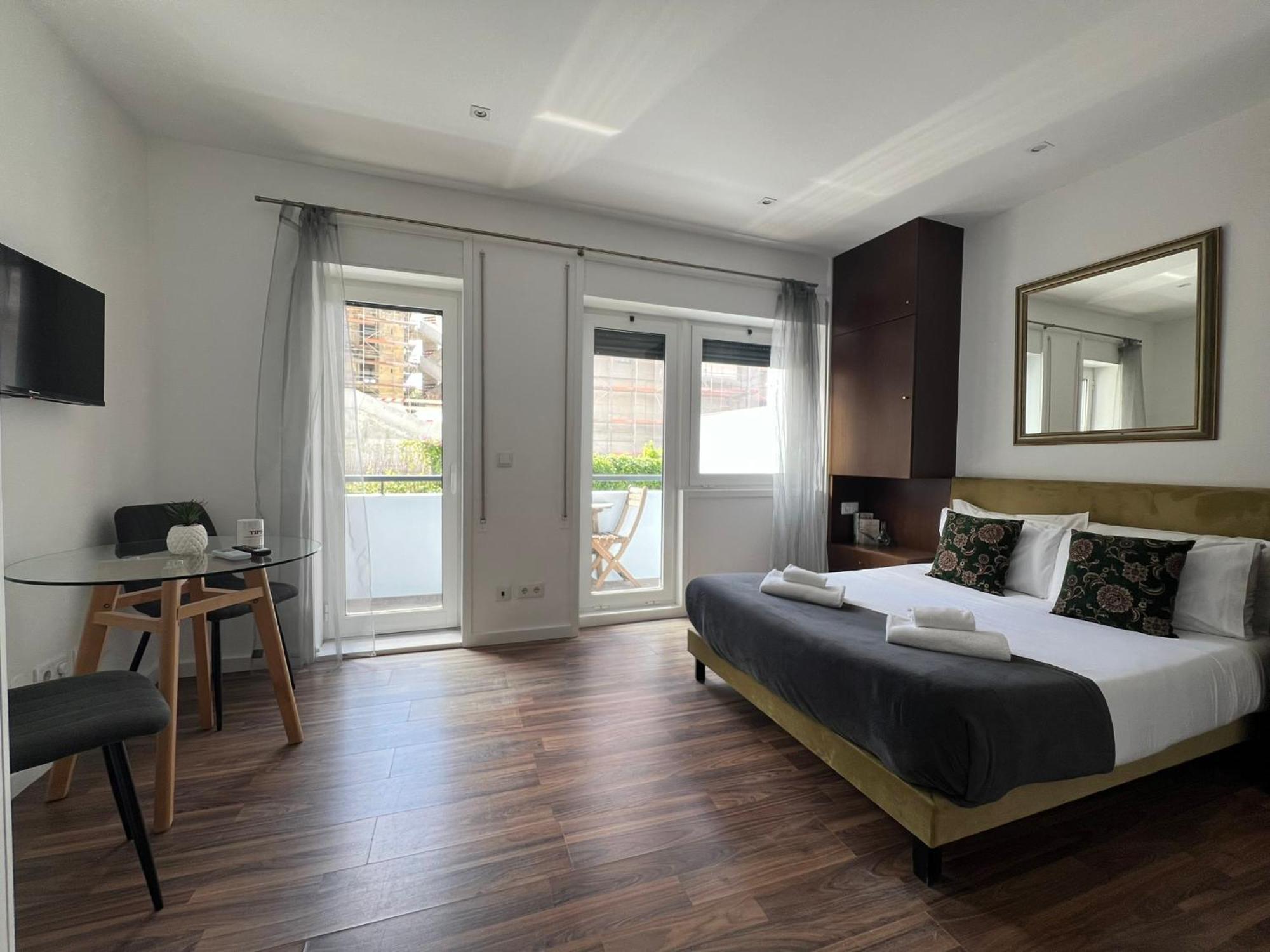 Almada Studios & Suites Porto Bagian luar foto