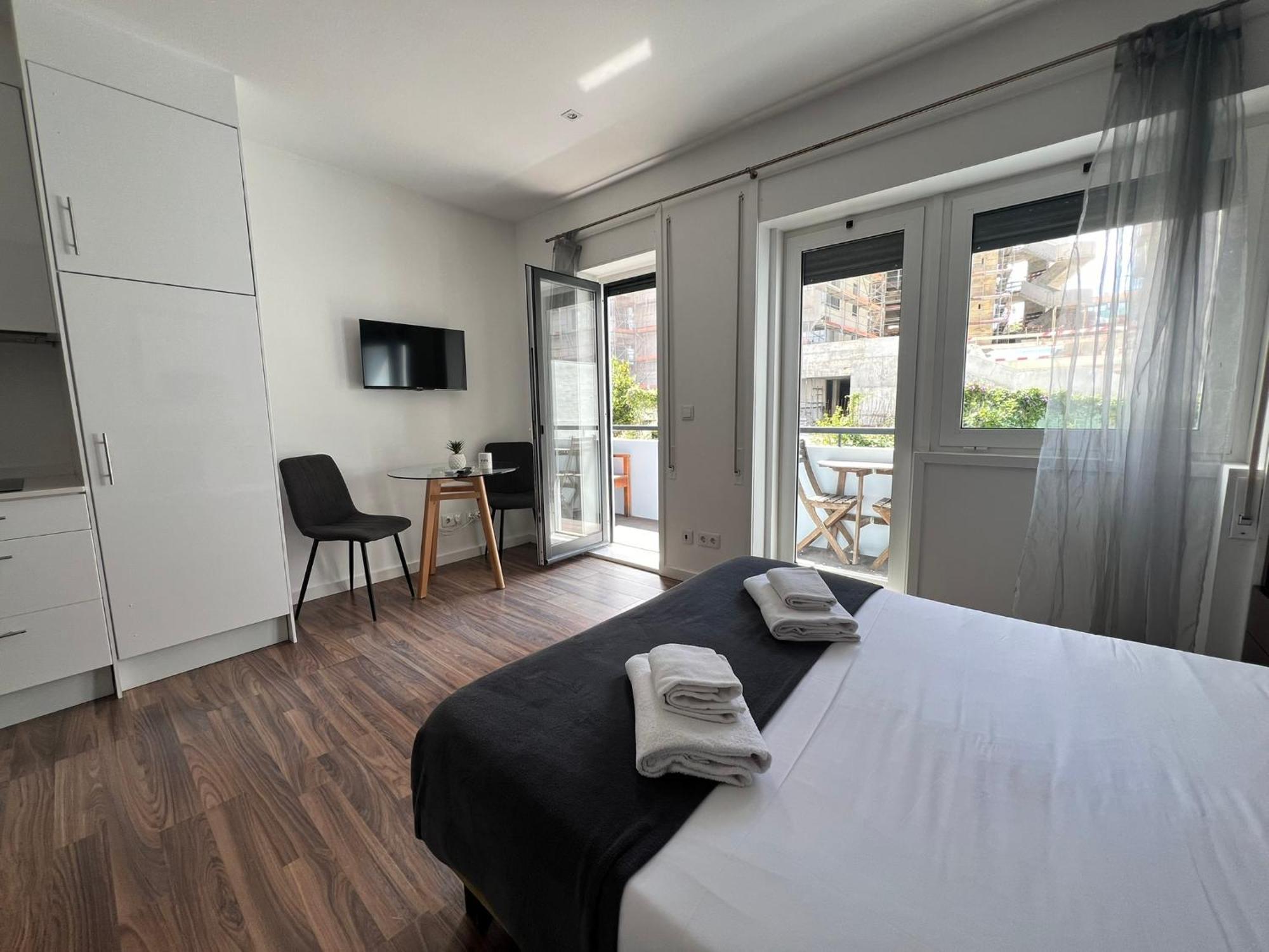 Almada Studios & Suites Porto Bagian luar foto