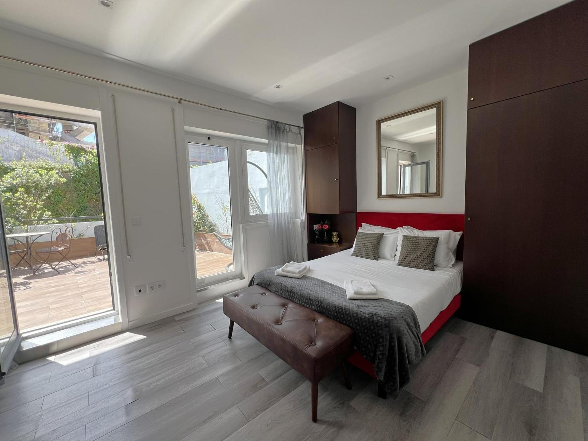 Almada Studios & Suites Porto Bagian luar foto