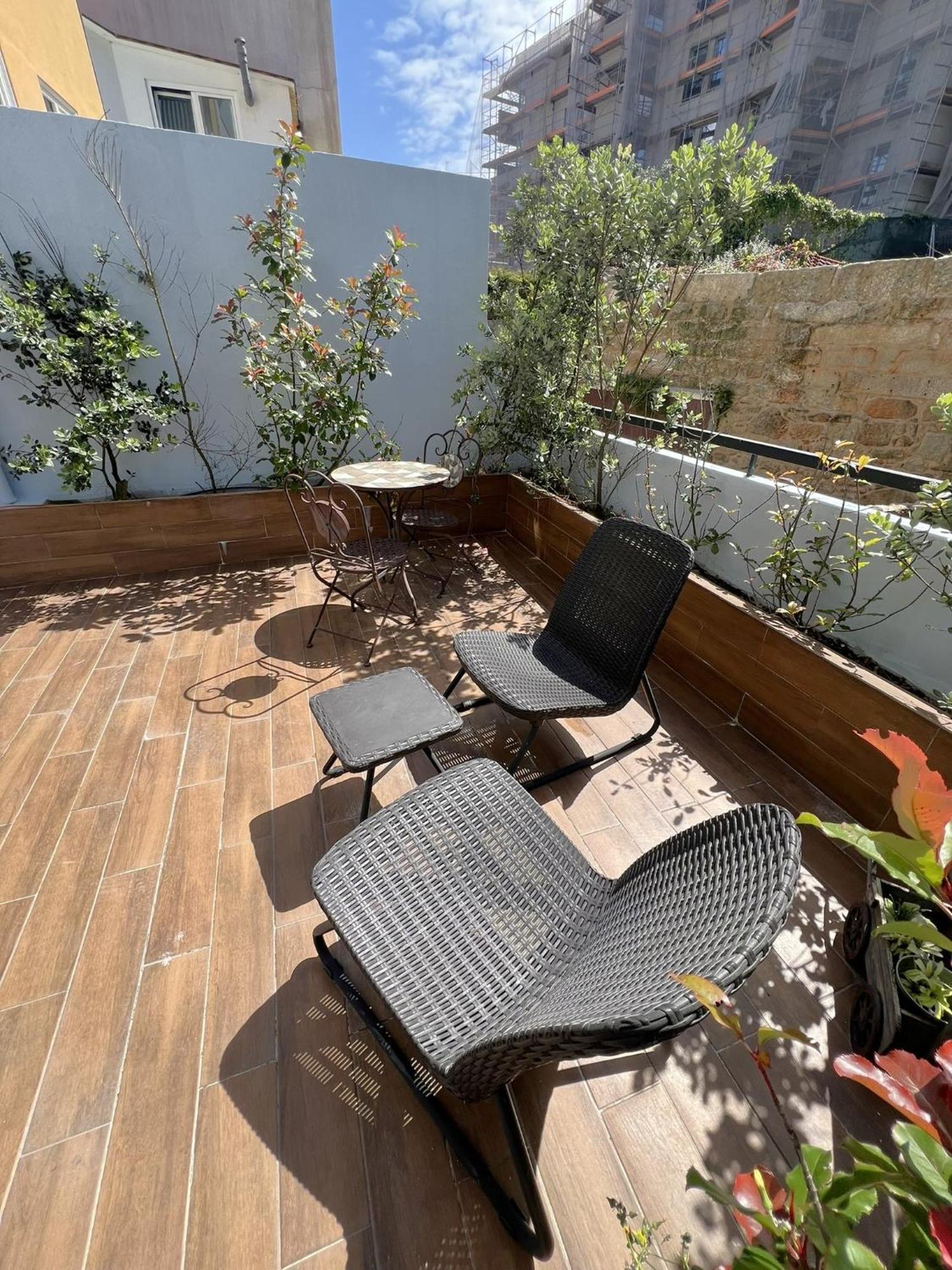Almada Studios & Suites Porto Bagian luar foto