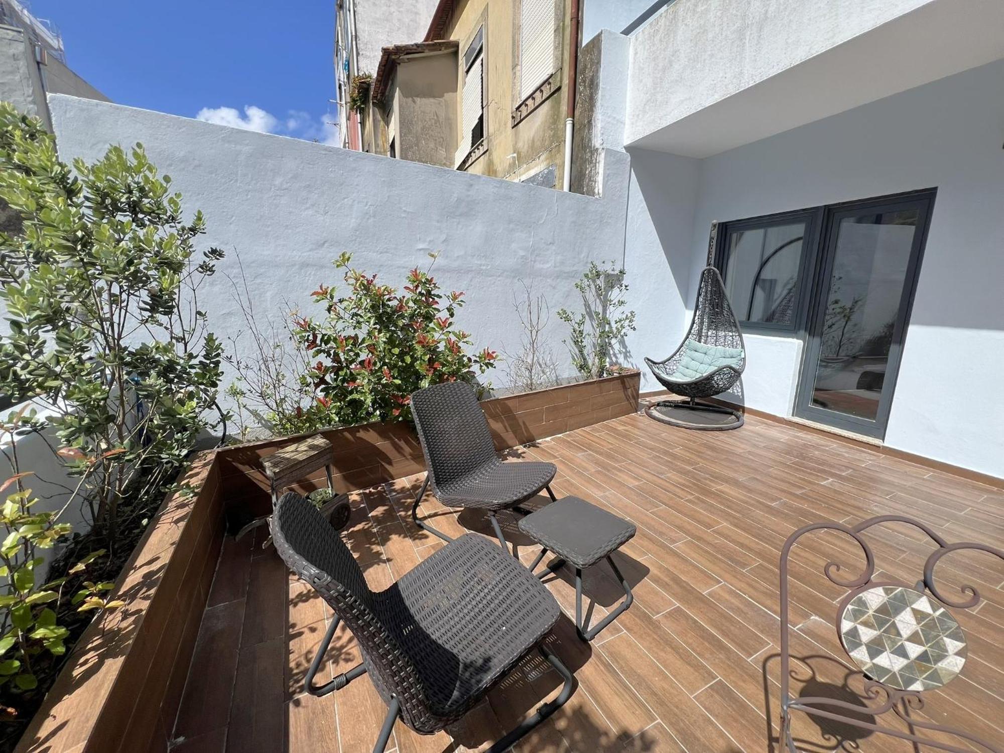 Almada Studios & Suites Porto Bagian luar foto